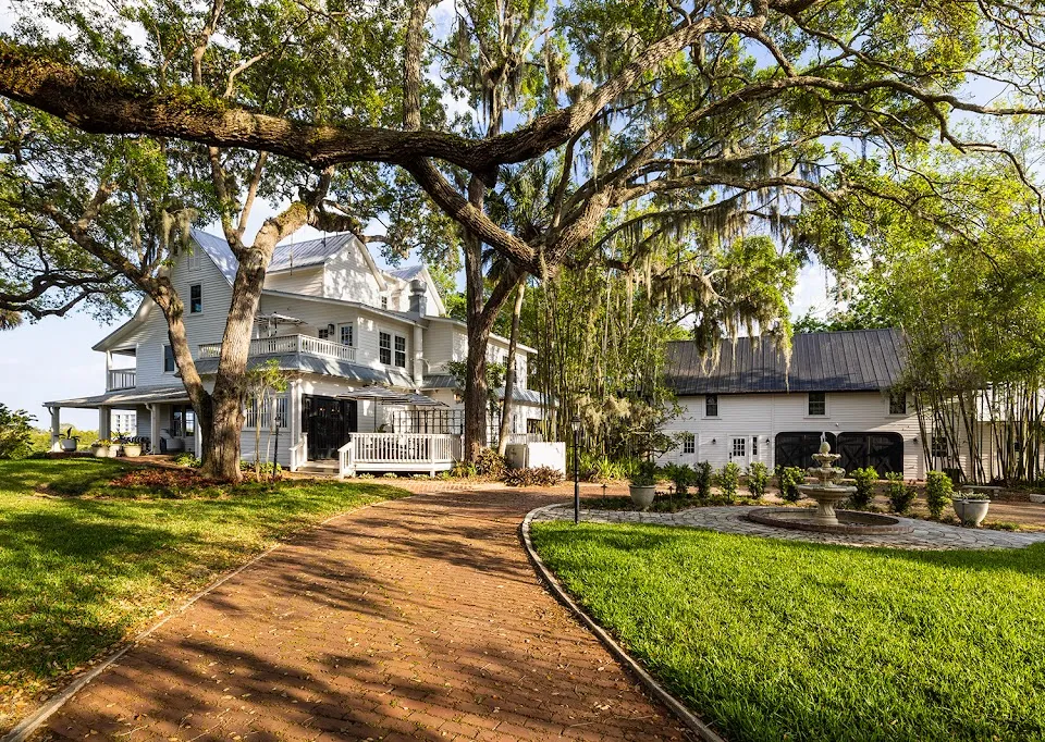 VICTORIA 1883