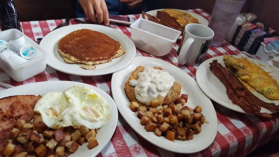 Roosters Cafe