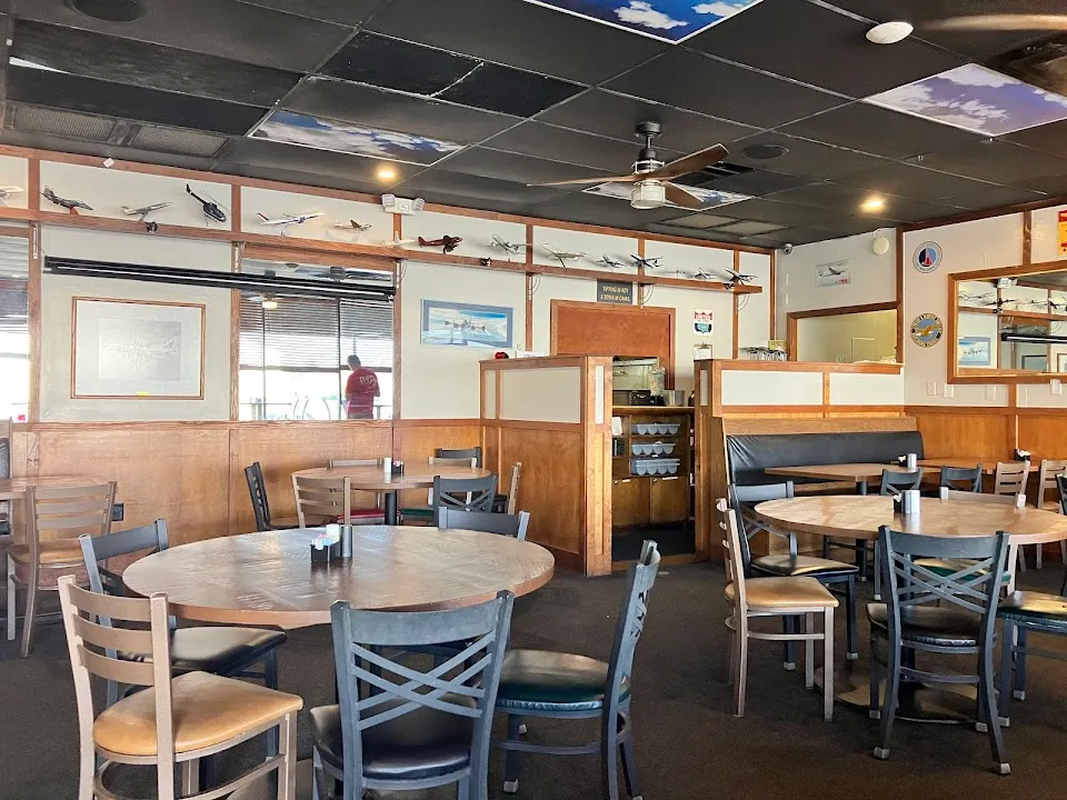 Fly In Cafe