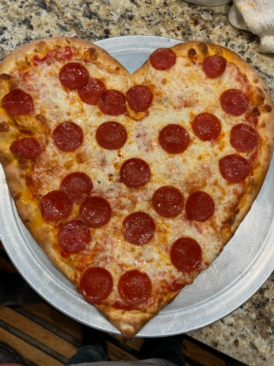 Carlos' Pizzeria and Bar