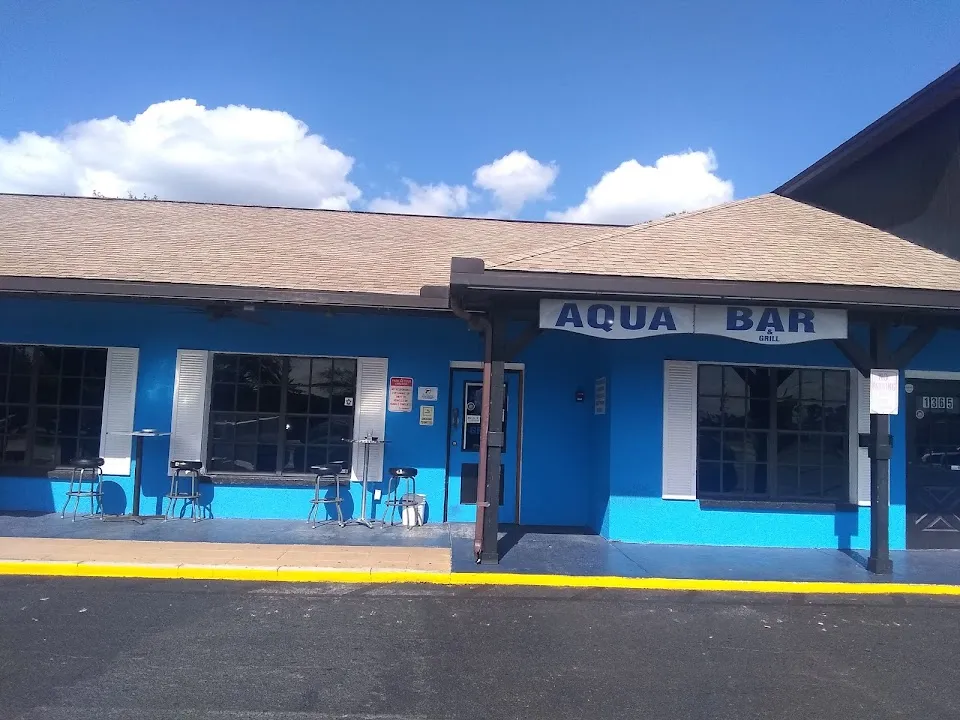 Aqua Bar & Grill