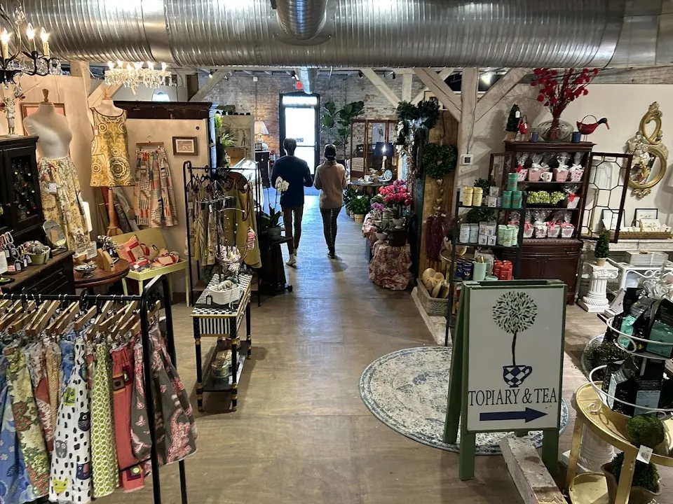 The Market at Dover Station