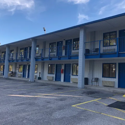 Ebro Motel