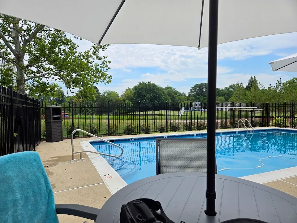 The Oaks Waterfront Hotel
