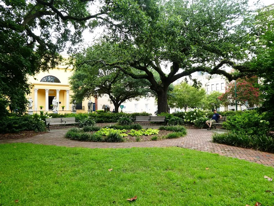 Telfair Square