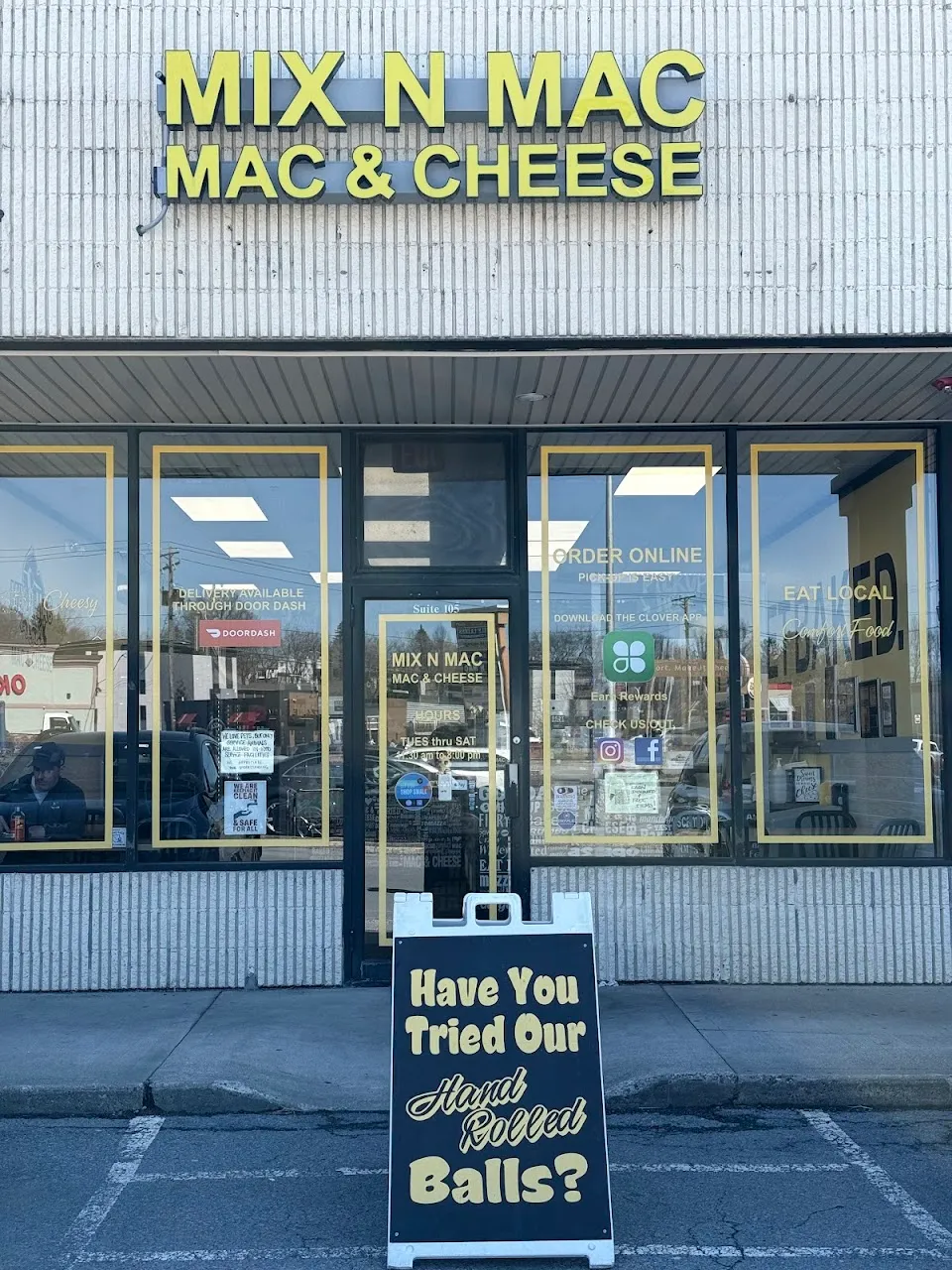 MIX N MAC - MAC & Cheese