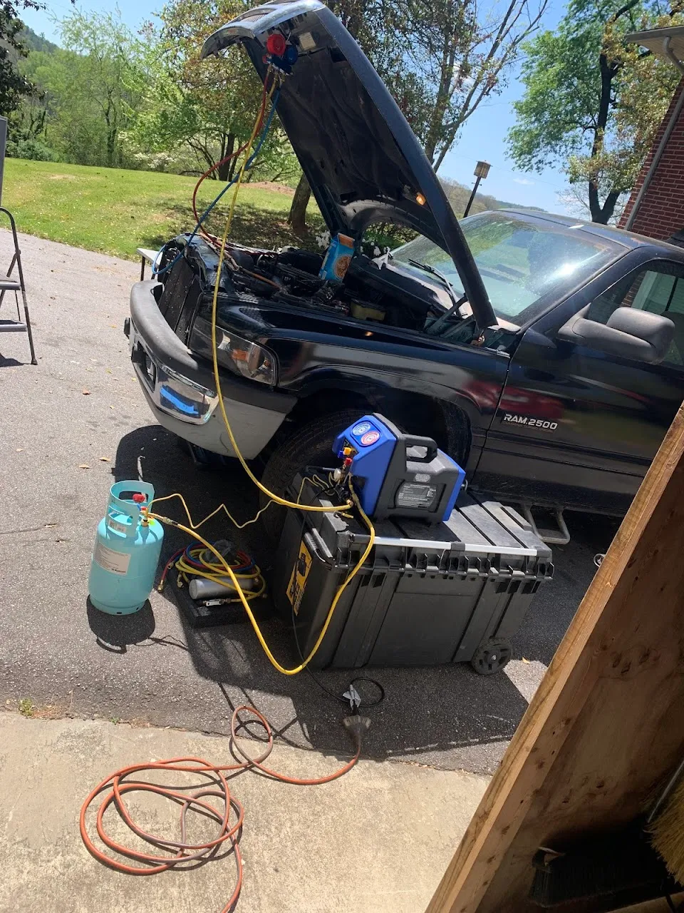 JennJohn's Auto Service