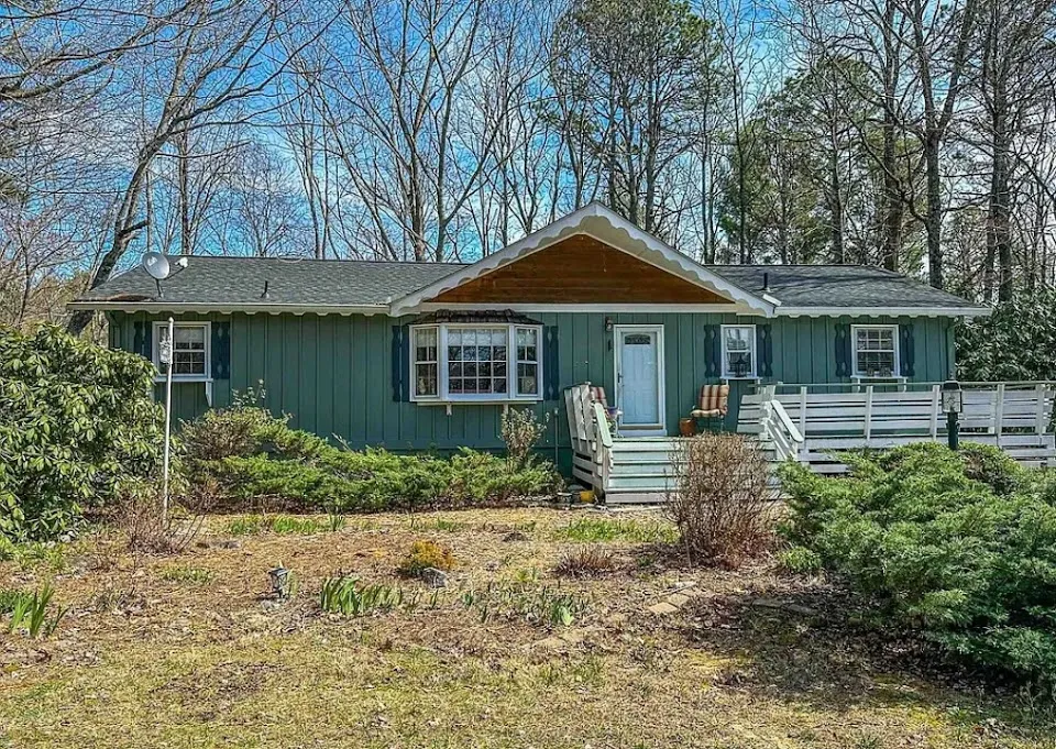 Durpo Realty Associates, LLC
