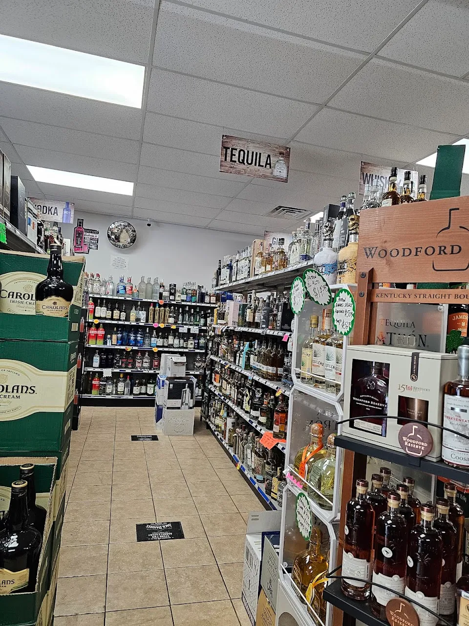 Coosaw liquor and wine