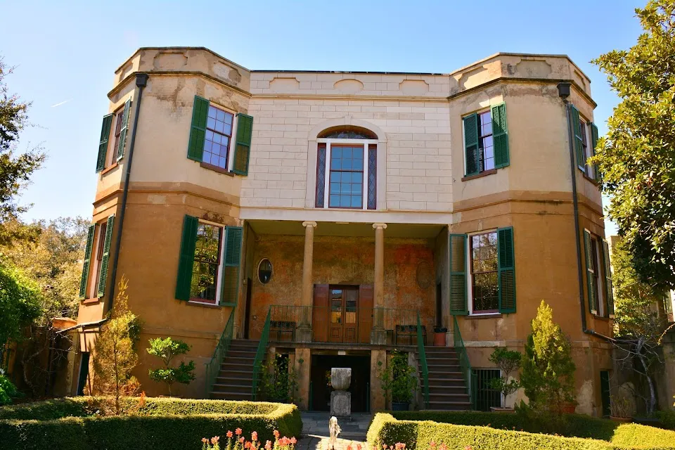 Owens-Thomas House & Slave Quarters
