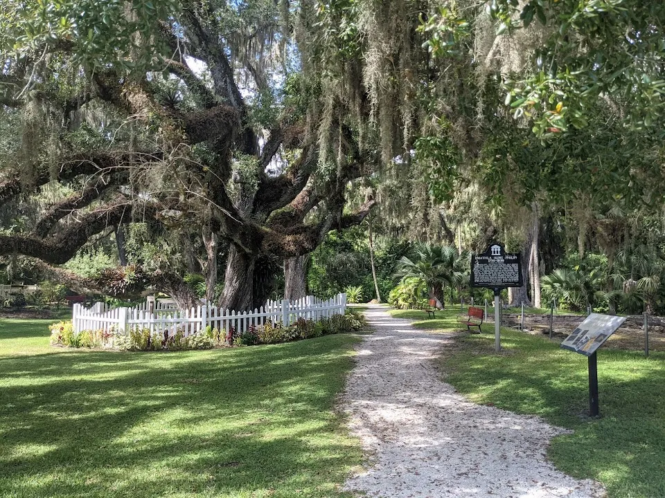 Dunlawton Sugar Mill Gardens