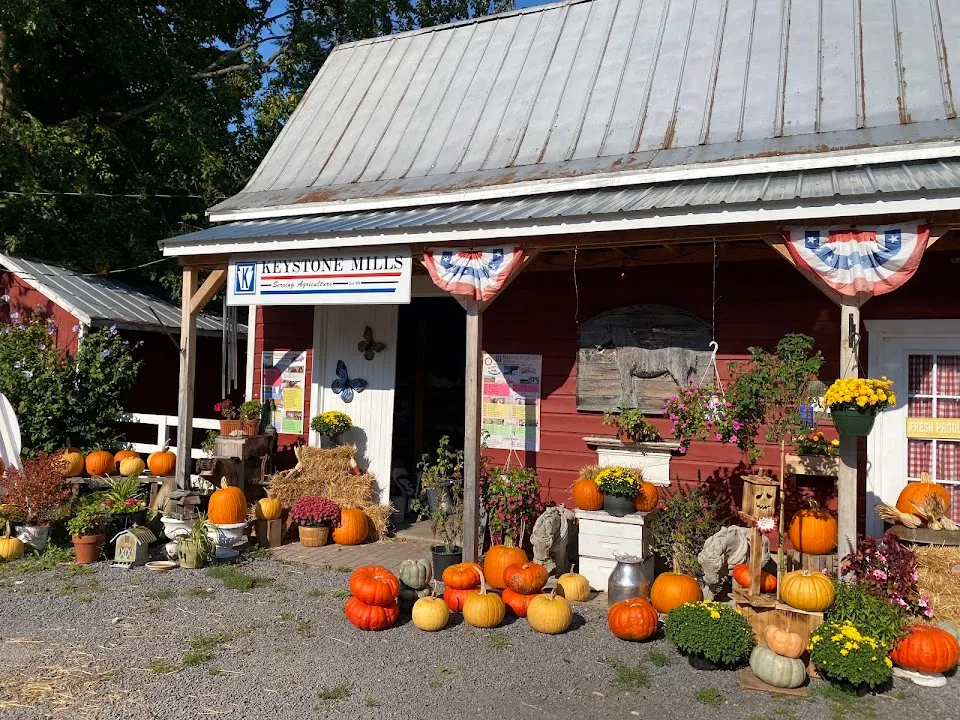 Hoof N Paws Farmstand