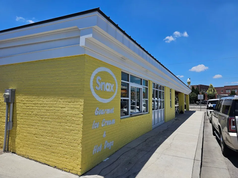 Snax Gourmet Ice Cream & Hot Dogs