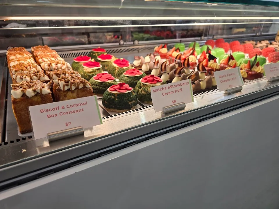 Mister Croissant Bakery & Cafe