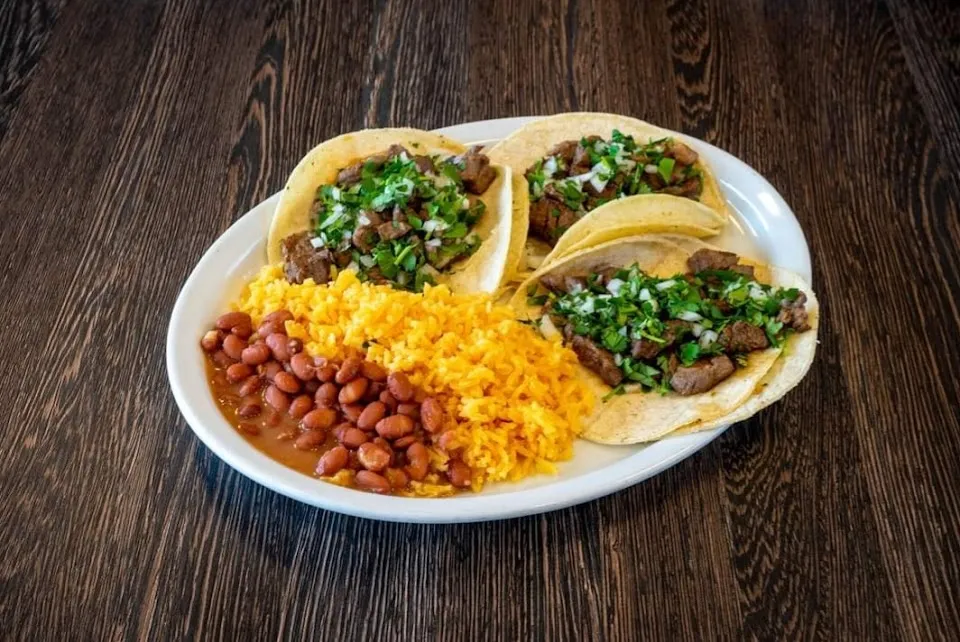 Antonio's Family Restaurant (Pizzeria Mexican & Italian)