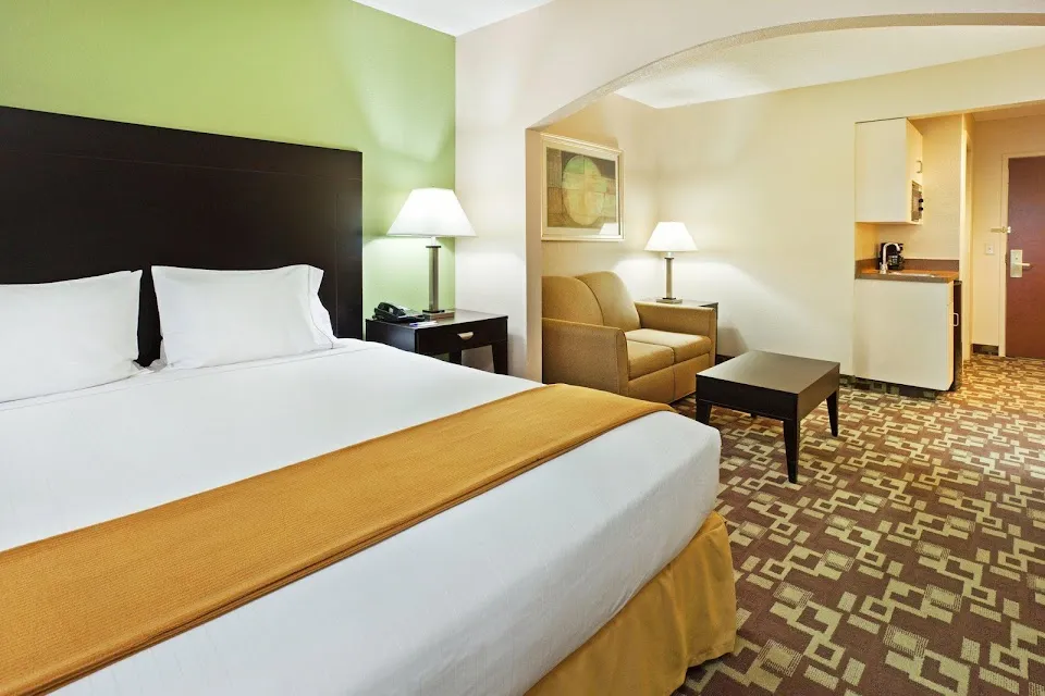 Holiday Inn Express & Suites Reidsville by IHG