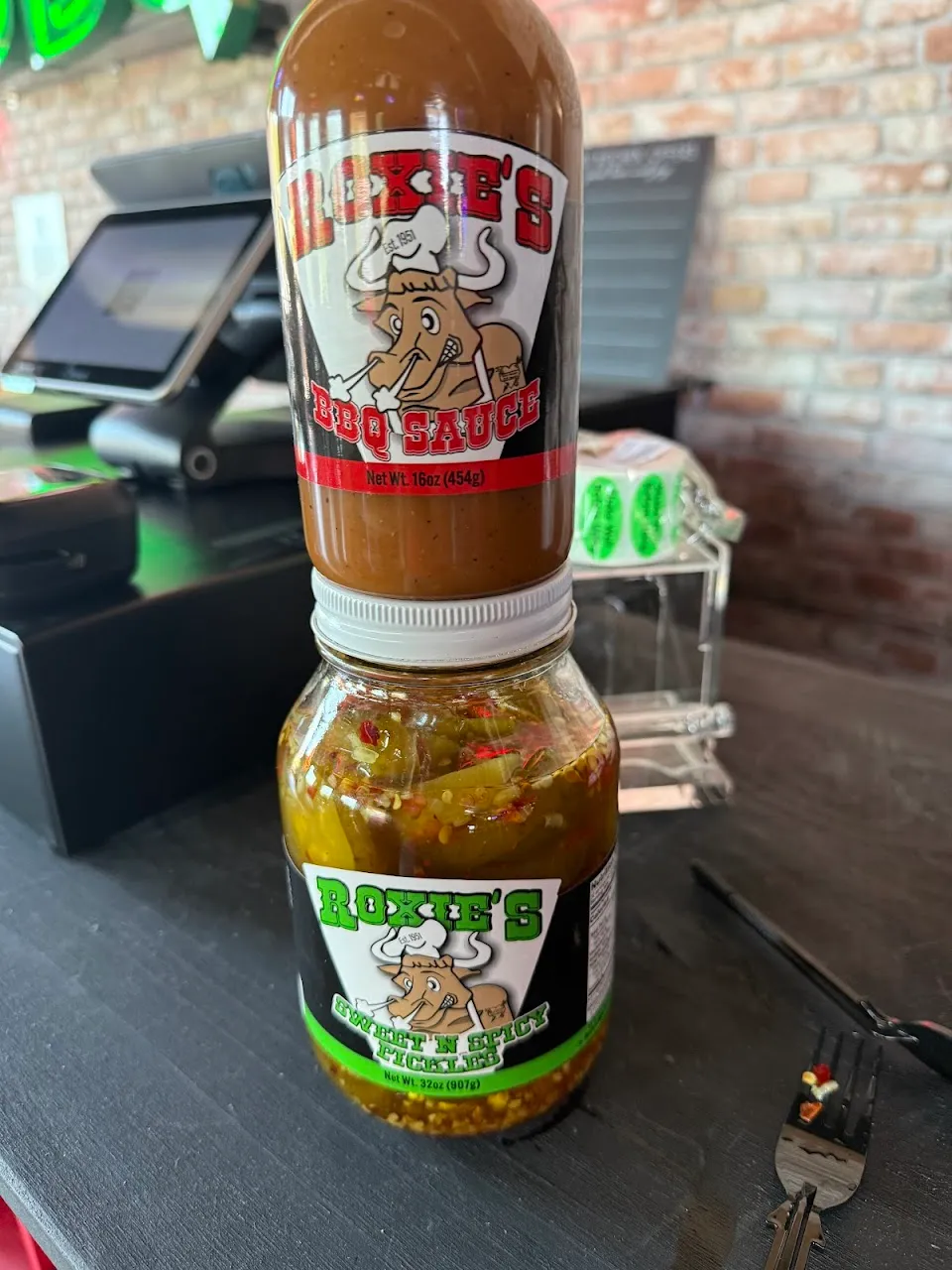 ROXIE'S BBQ & LOVER'S LEAP BAR
