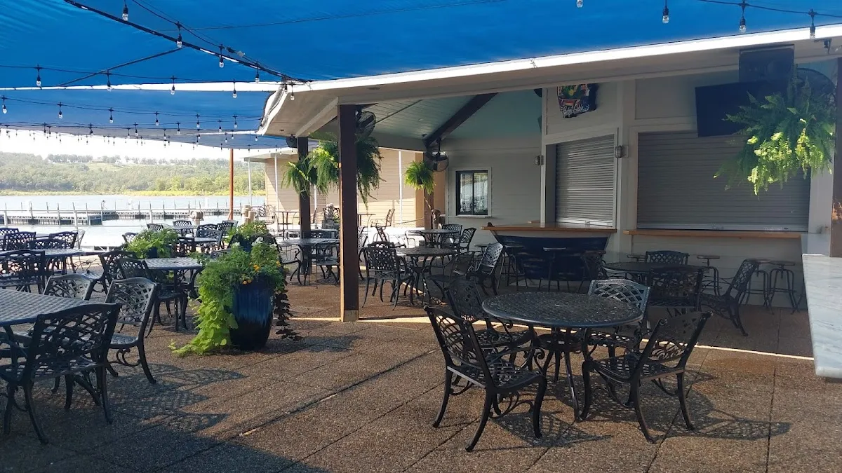 Boat Bar and Grill at Burnt Cabin