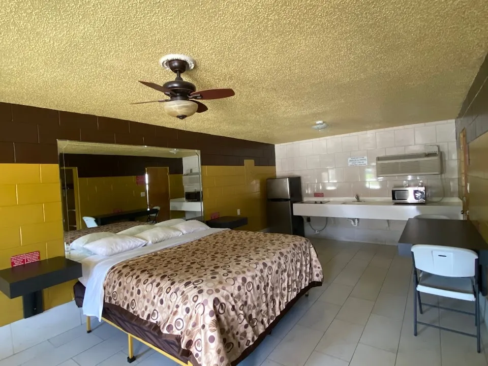 Savannah Inn and Suites Extended Stay