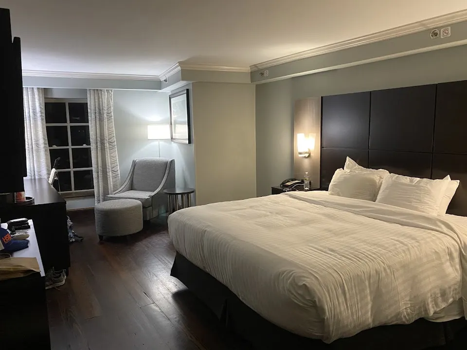 The Cotton Sail Hotel Savannah, Tapestry Collection by Hilton