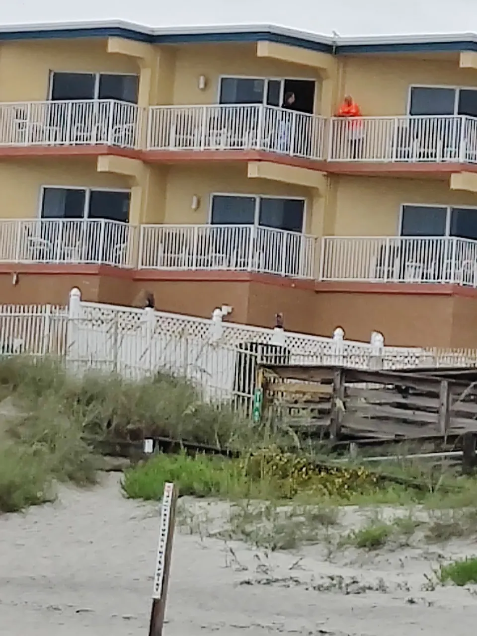 Sunisands Beach Club