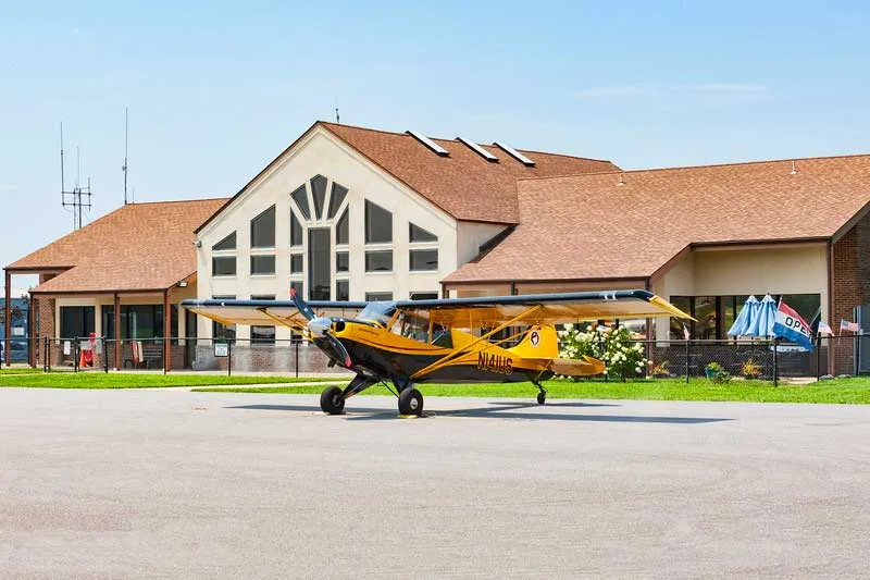 Easton Airport (ESN)