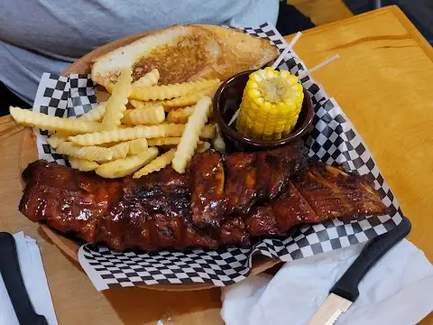 Dustin's Bar-B Q