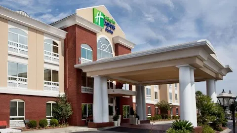 Holiday Inn Express & Suites Sumter by IHG