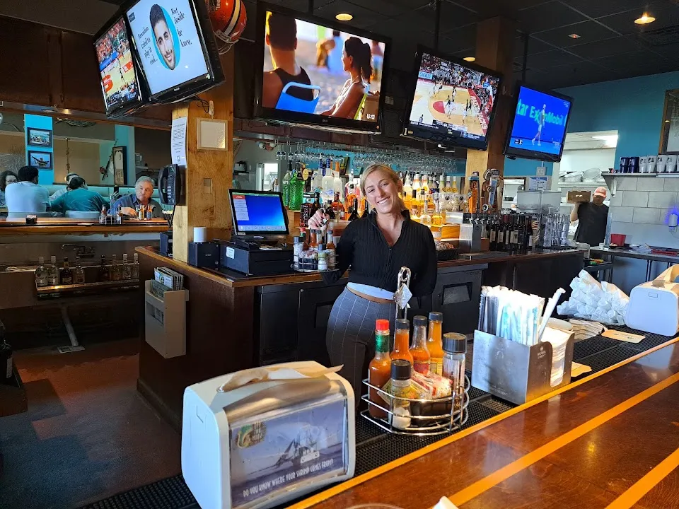 Off the Hook Raw Bar & Grill