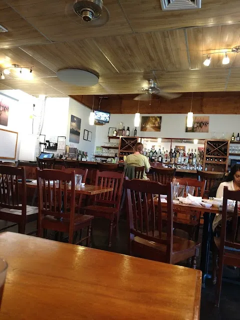 Lili's Restaurant and Bar