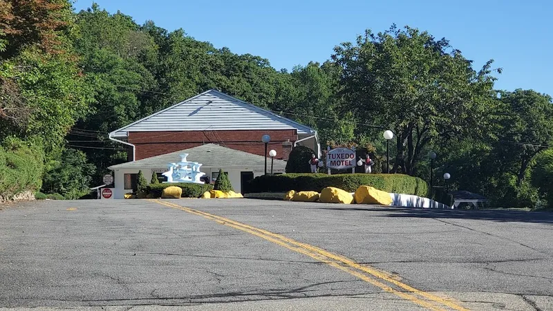 Tuxedo Motel