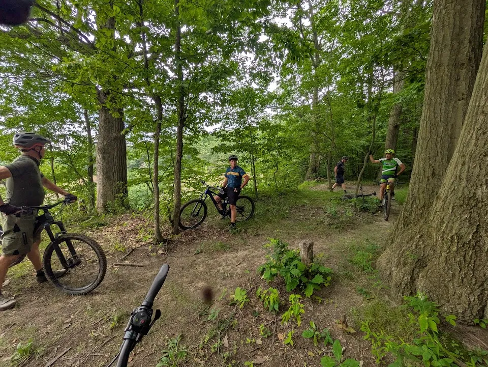 Lock & Dam Trailhead