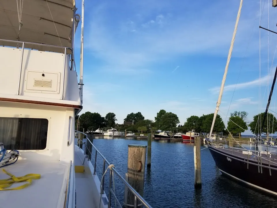 Hinckley Yacht Bachelors Point