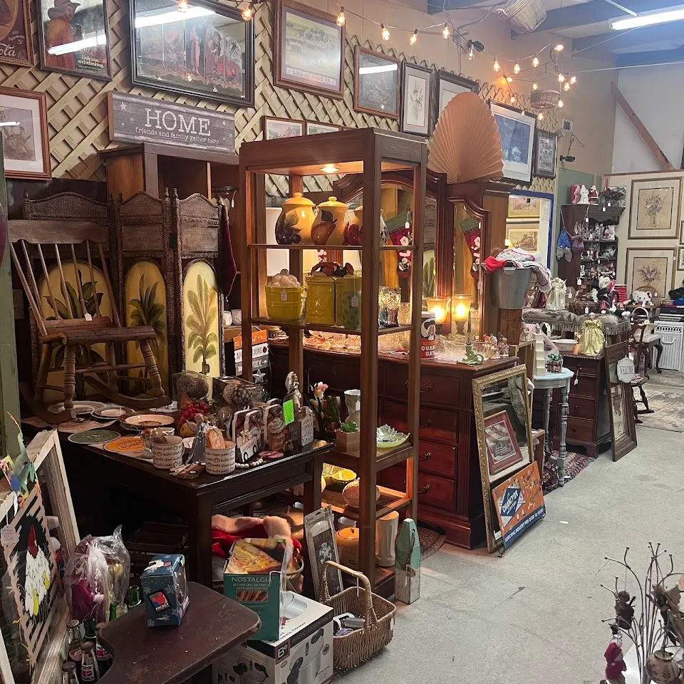 A & J's Hillbilly Hut