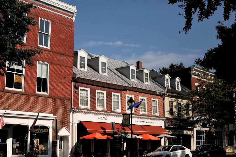 Scossa Restaurant & Lounge