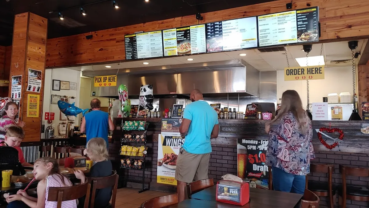 Dickey's Barbecue Pit - Brooksville