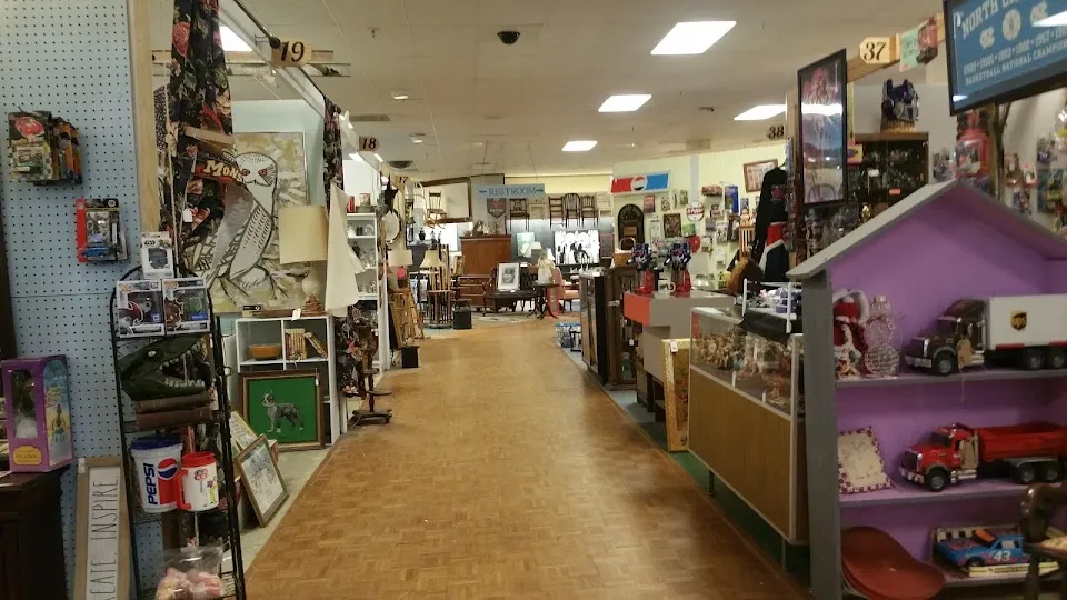 Blue Octopus Antiques & Artisans