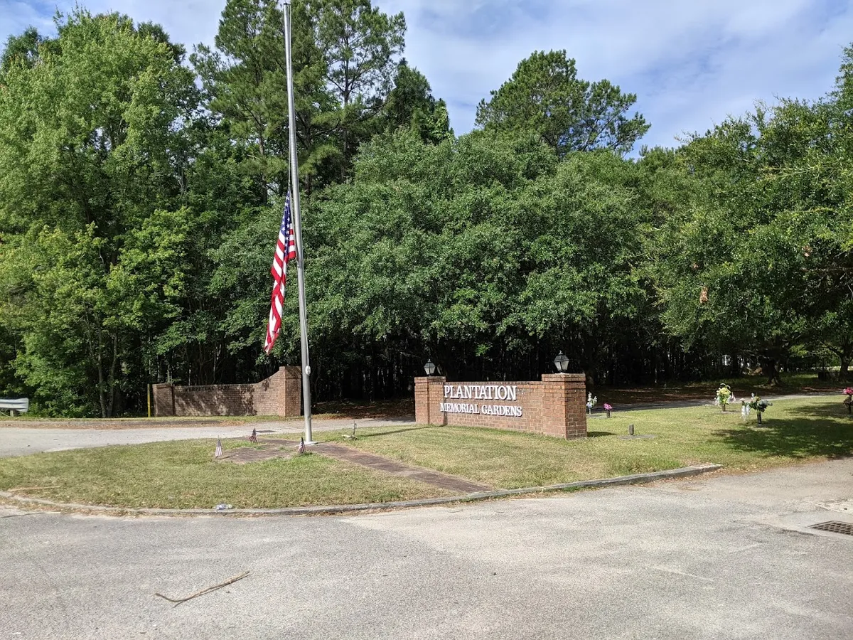 Plantation Memorial Gardens