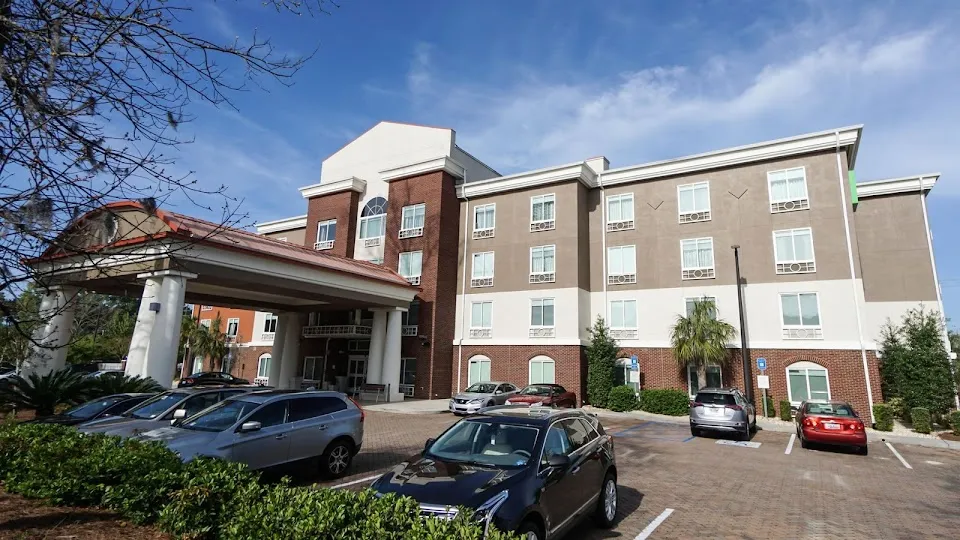 Holiday Inn Express & Suites Savannah - Midtown by IHG