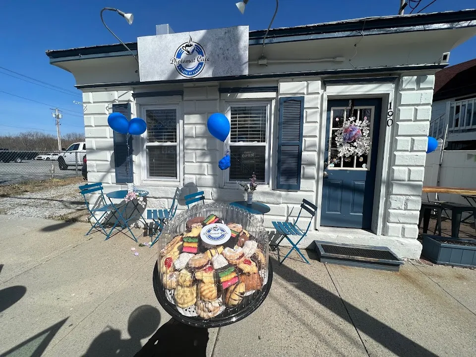 Diplomat Café & Bakery