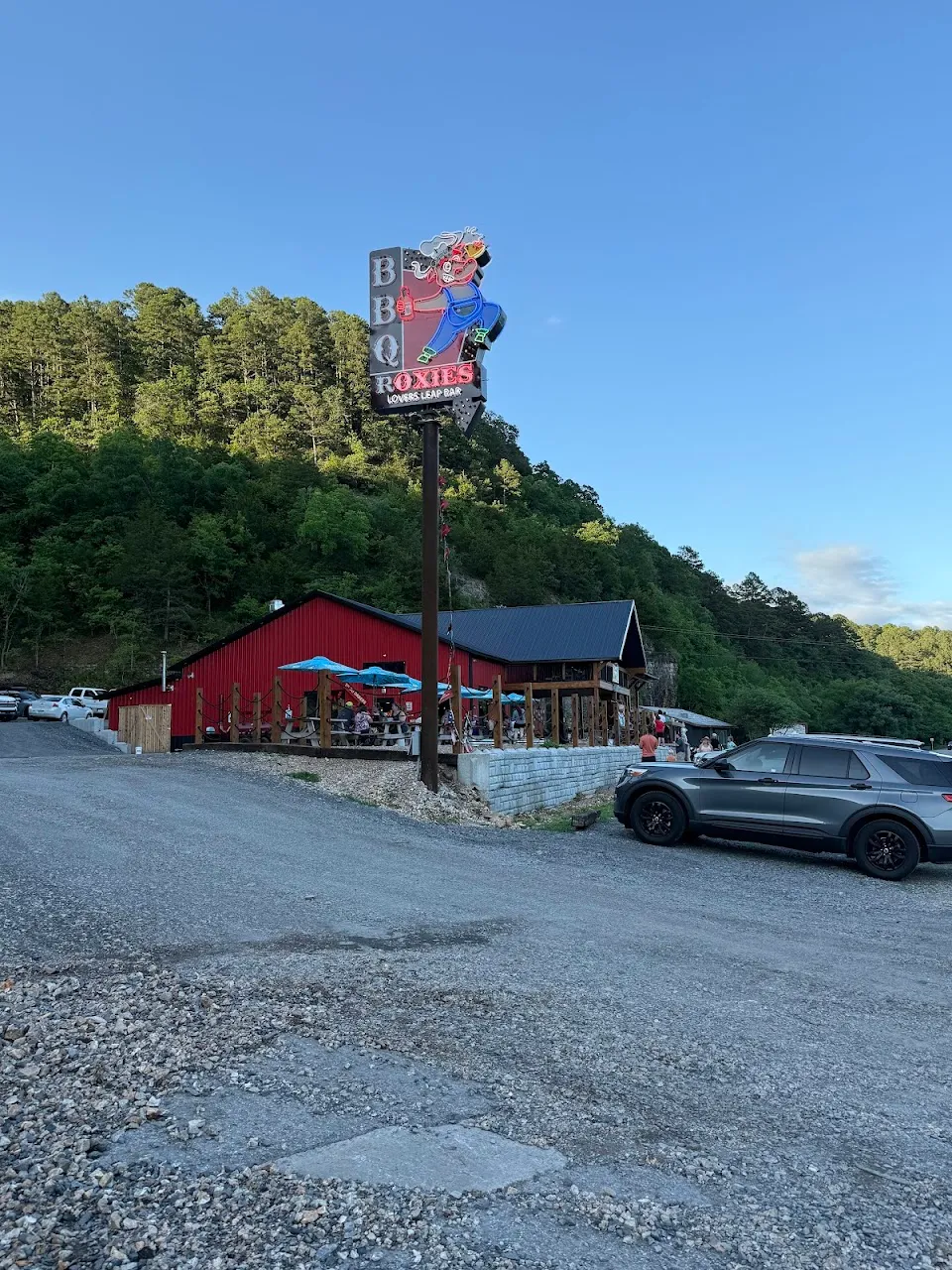 ROXIE'S BBQ & LOVER'S LEAP BAR