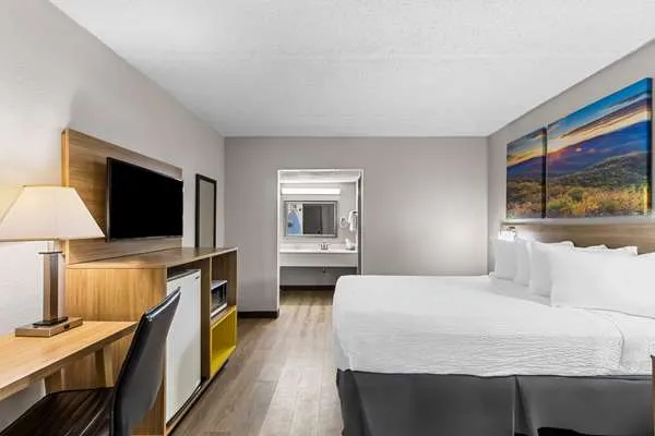 Days Inn by Wyndham Clayton