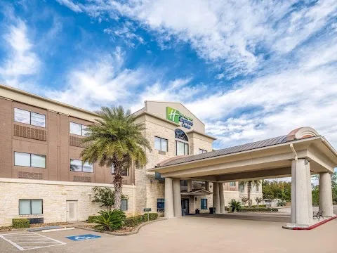 Holiday Inn Express & Suites Beaumont NW Parkdale Mall by IHG