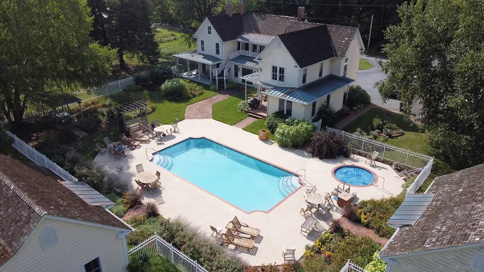 George Brooks House B & B