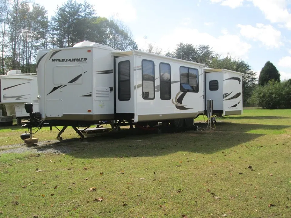 Hank's RV Park