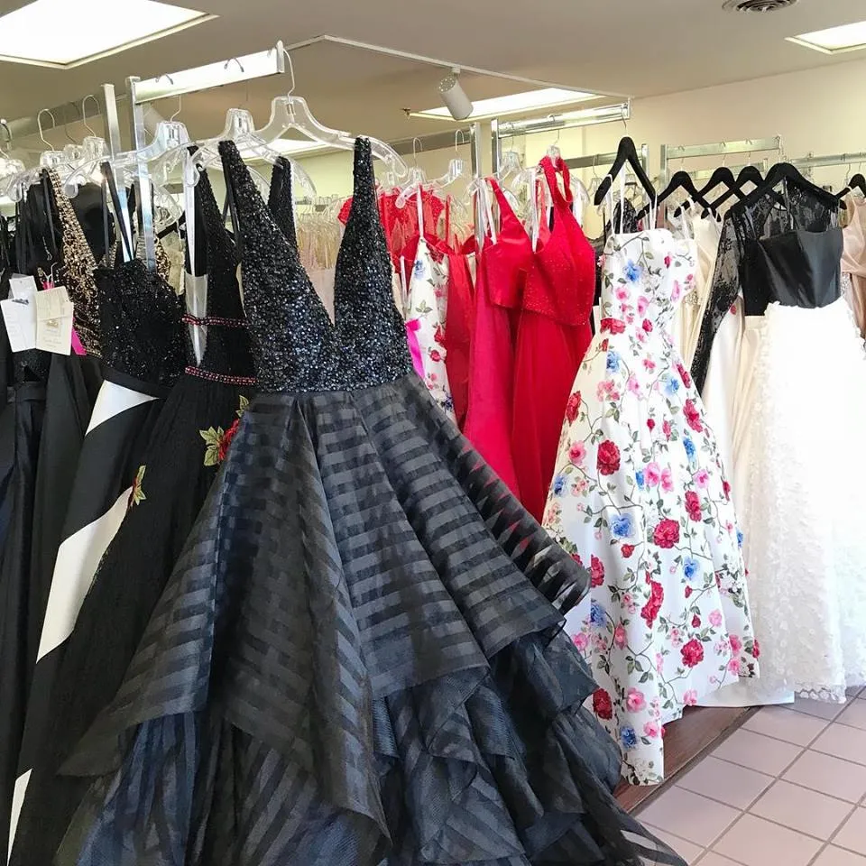Chantilly Lace Bridals, Formals, & Tuxedos