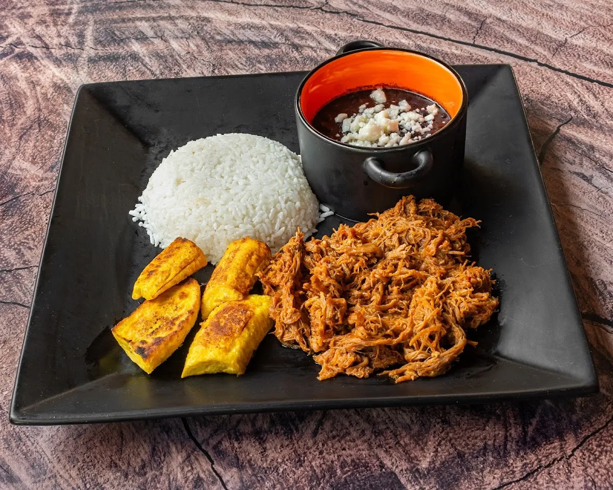 Maiwi's Latin Fusion