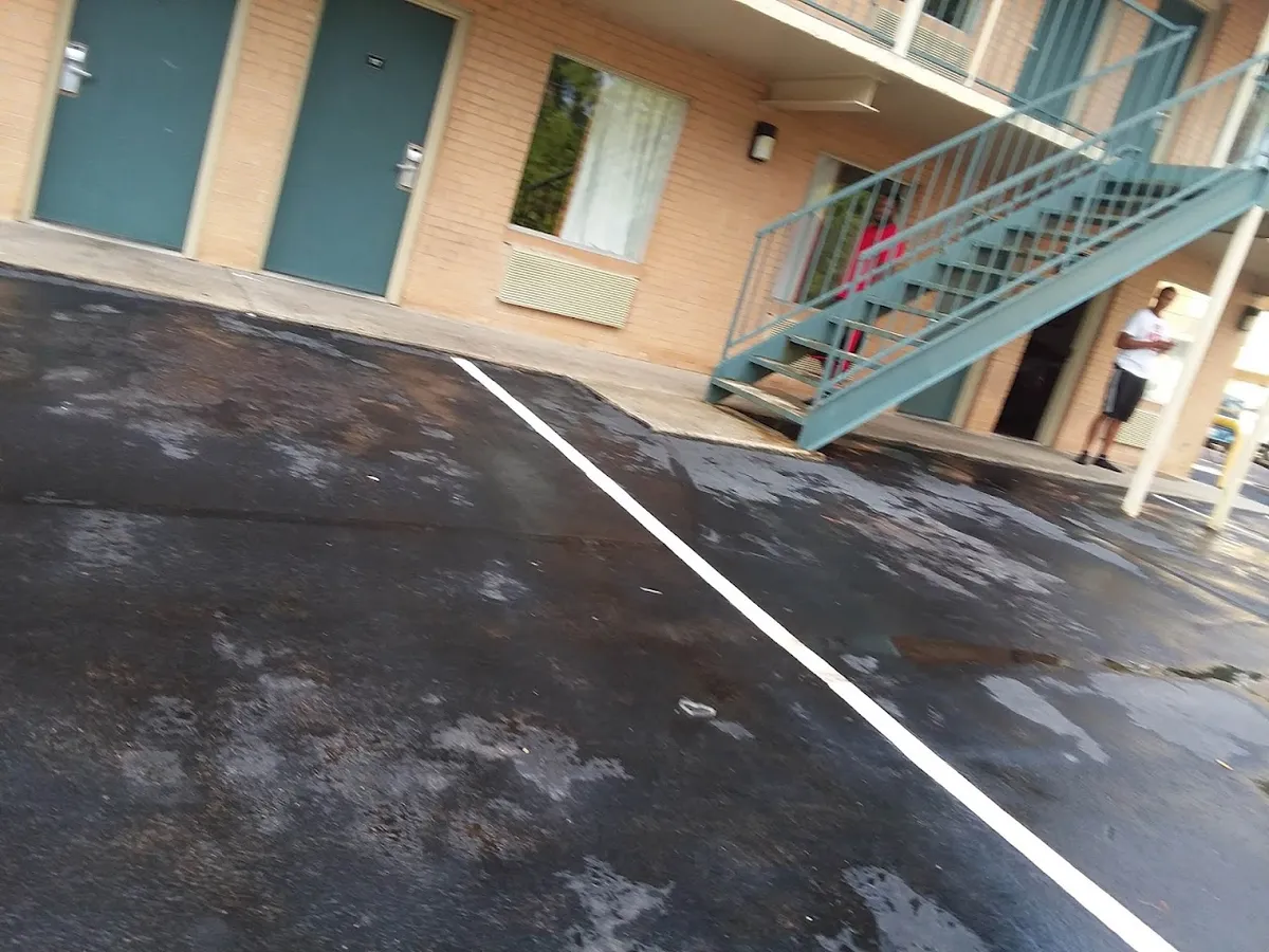 Economy Inn