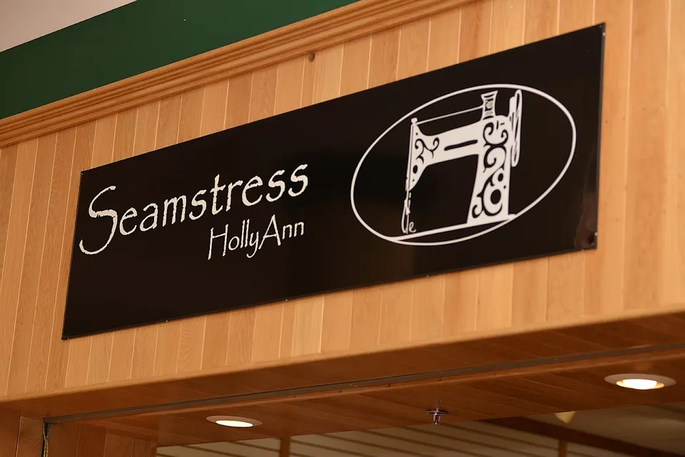 Seamstress HollyAnn - Port Orange
