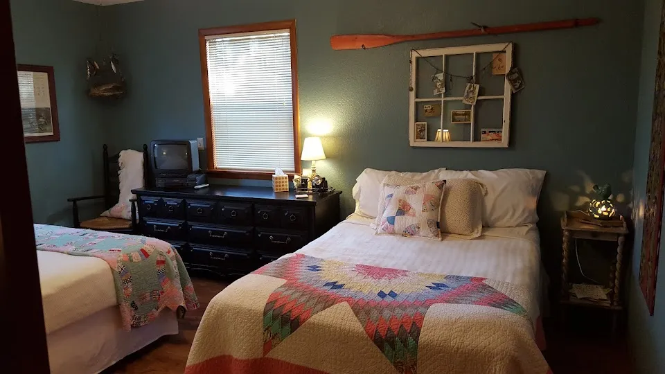 Purdy Cabin Guest Retreat